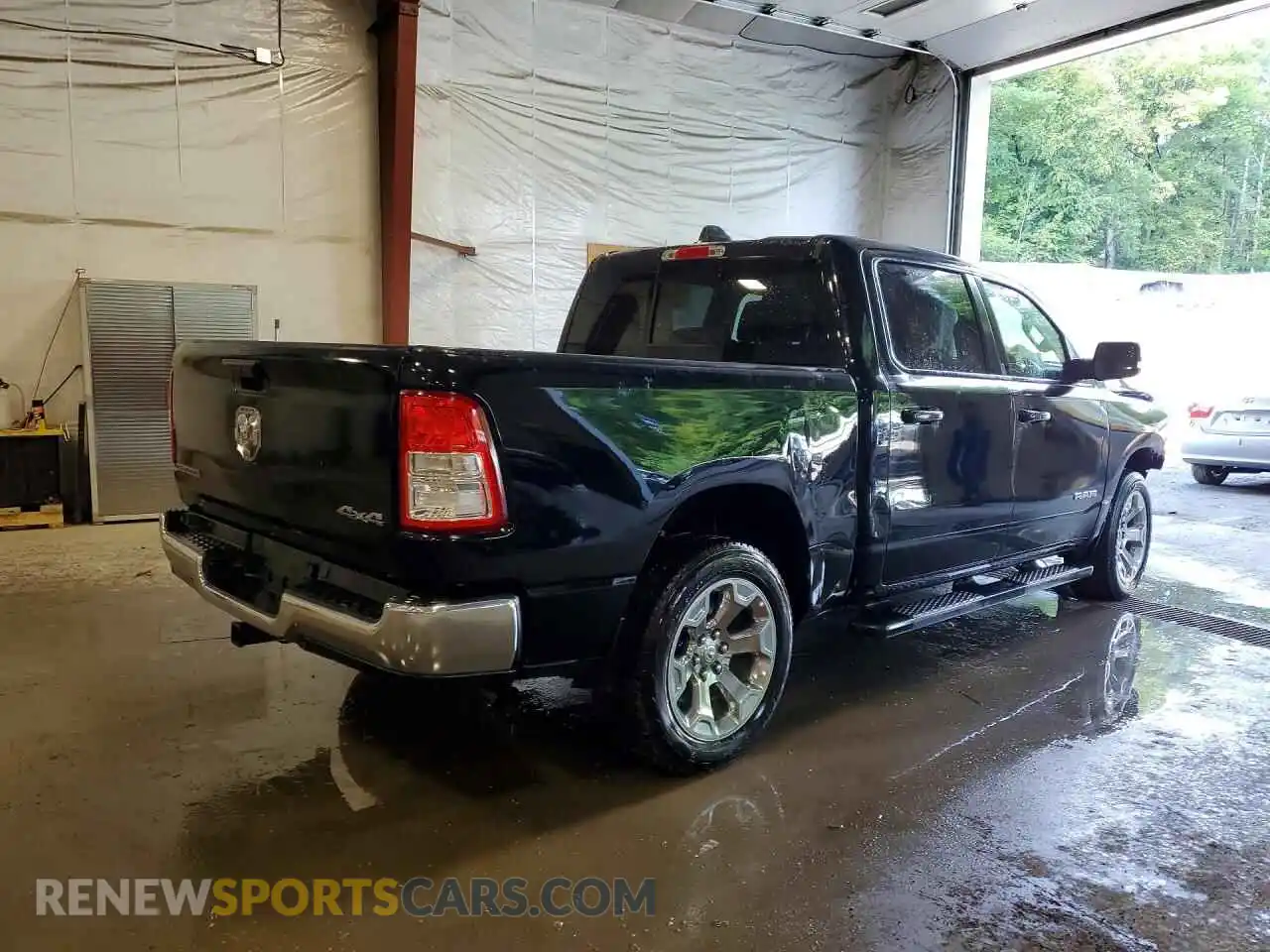 3 Photograph of a damaged car 1C6RRFFG7NN385045 RAM 1500 2022
