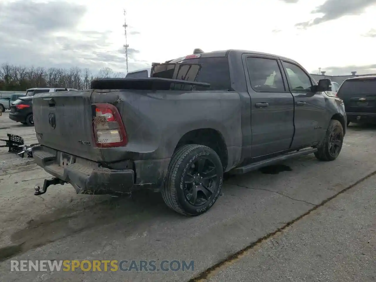3 Photograph of a damaged car 1C6RRFFG9NN362270 RAM 1500 2022