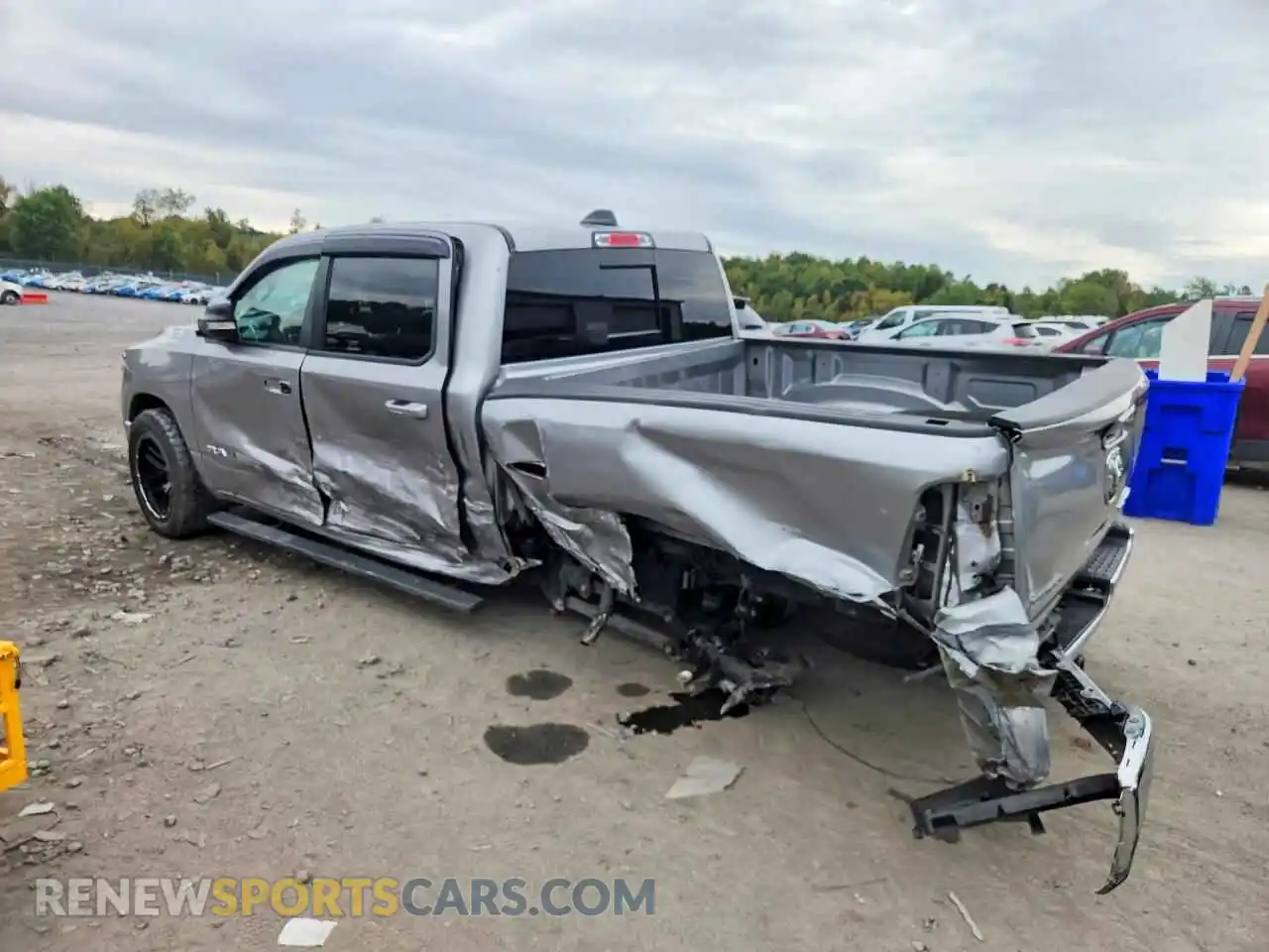 2 Photograph of a damaged car 1C6RRFFGXNN287840 RAM 1500 2022