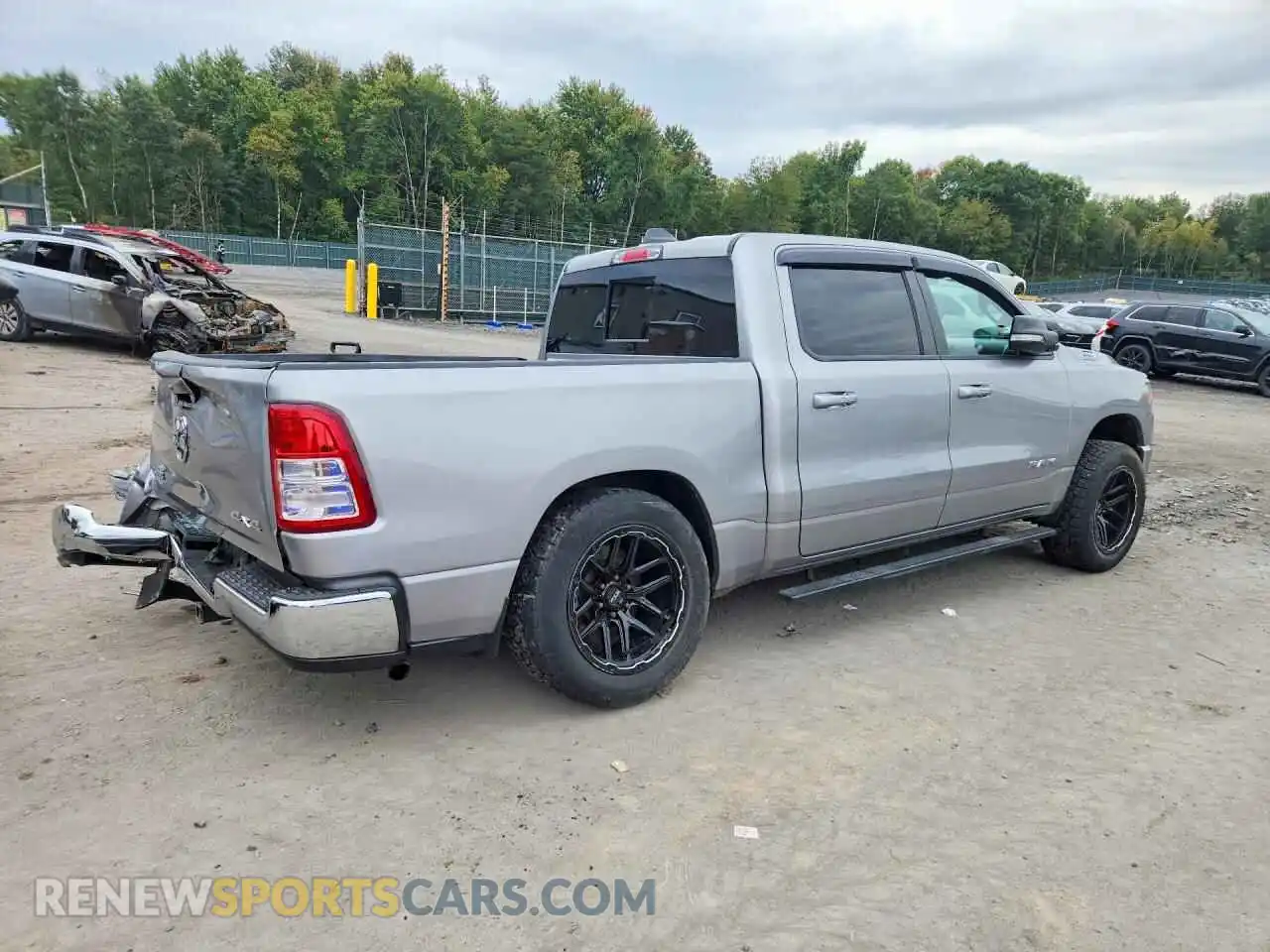 3 Photograph of a damaged car 1C6RRFFGXNN287840 RAM 1500 2022