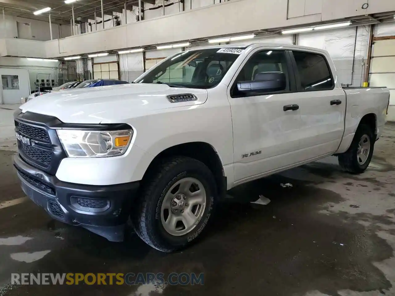 1 Photograph of a damaged car 1C6RRFGG1NN305589 RAM 1500 2022