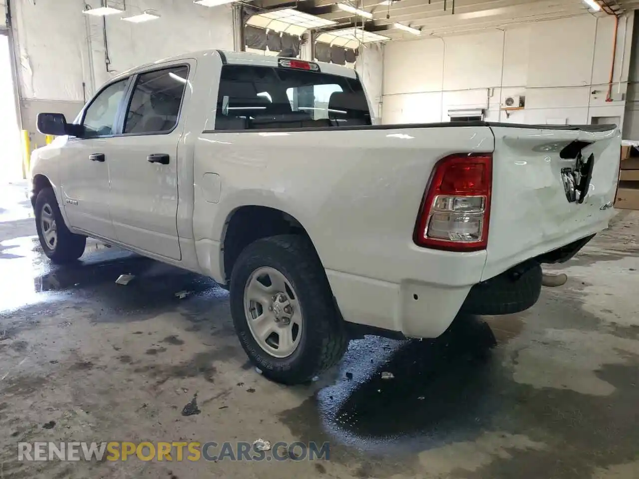 2 Photograph of a damaged car 1C6RRFGG1NN305589 RAM 1500 2022