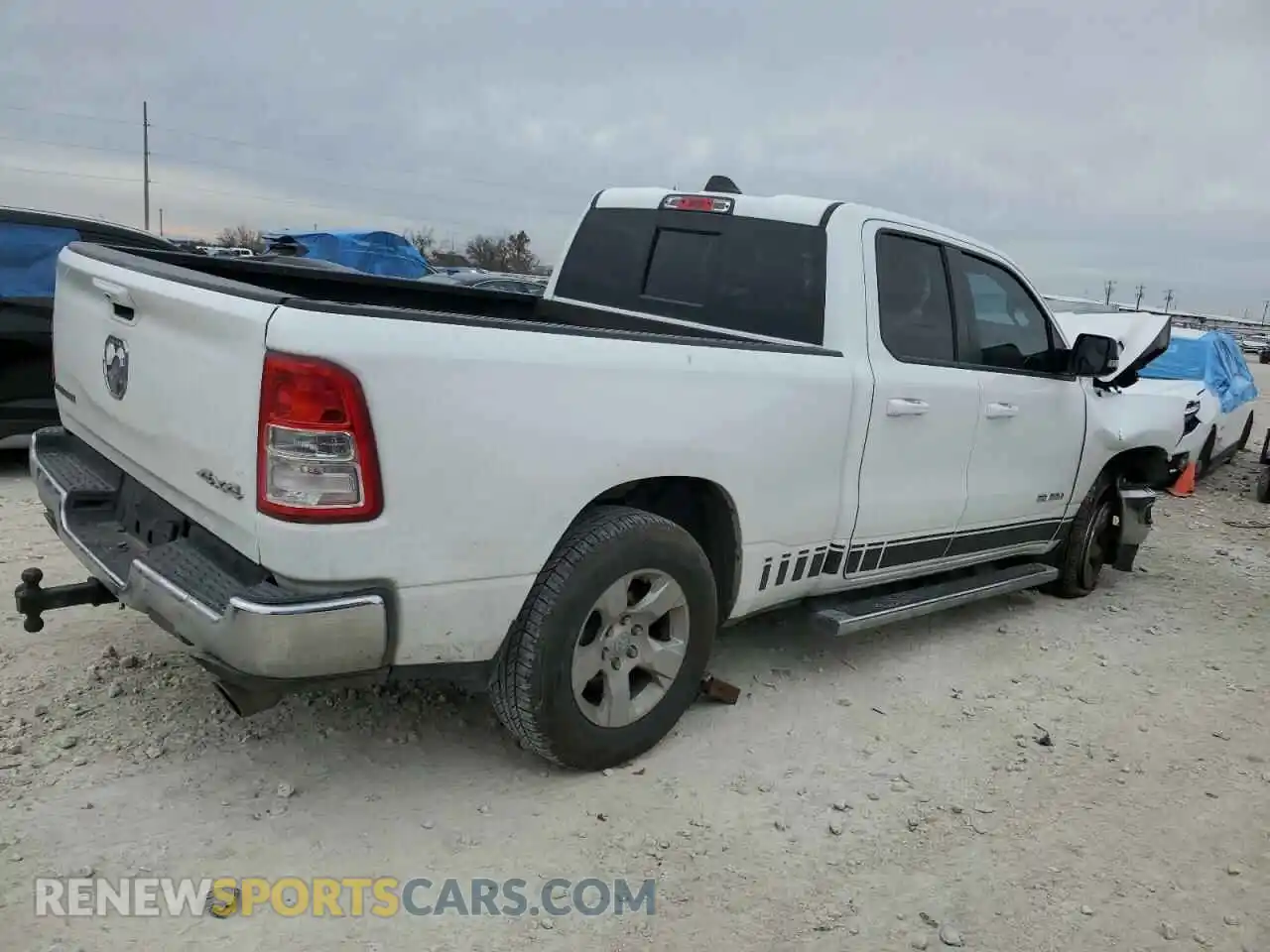 3 Photograph of a damaged car 1C6SRFBT1NN160382 RAM 1500 2022