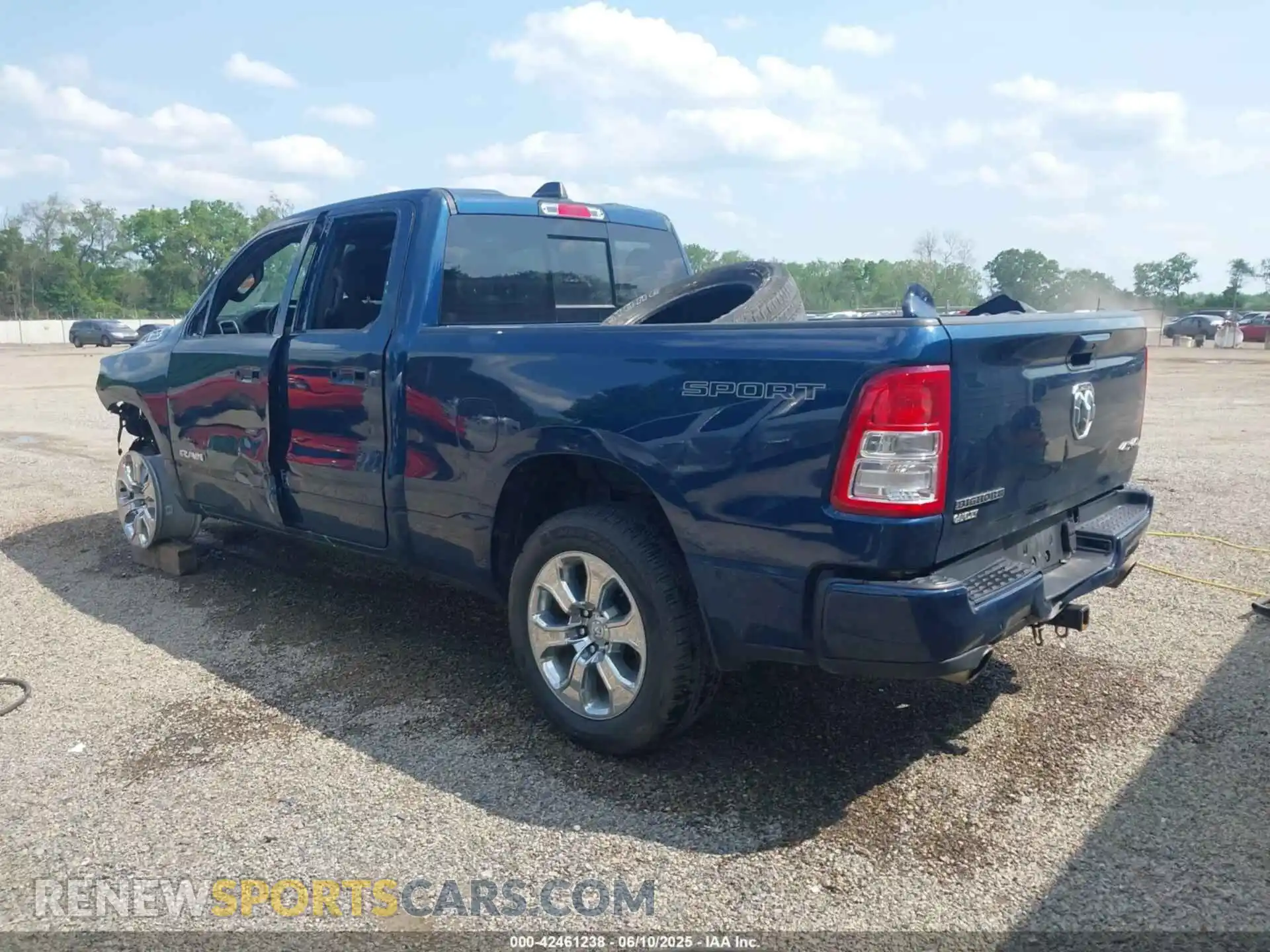 3 Photograph of a damaged car 1C6SRFBT1NN255976 RAM 1500 2022