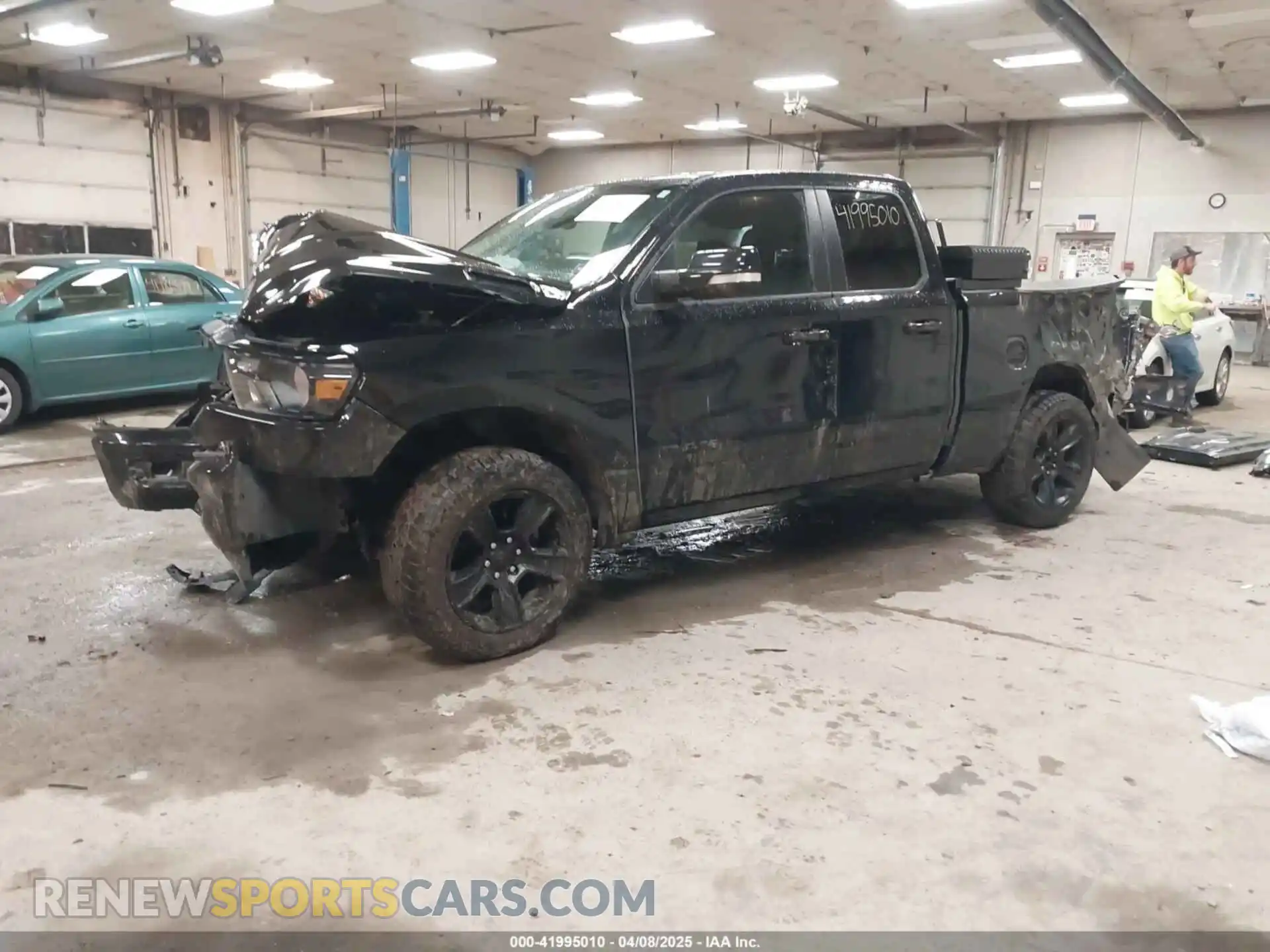 2 Photograph of a damaged car 1C6SRFBT2NN224283 RAM 1500 2022