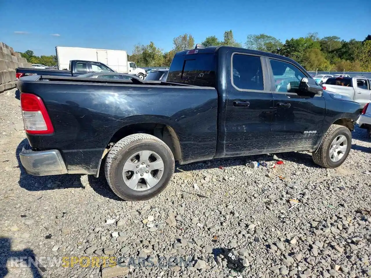 3 Photograph of a damaged car 1C6SRFBT5NN136425 RAM 1500 2022
