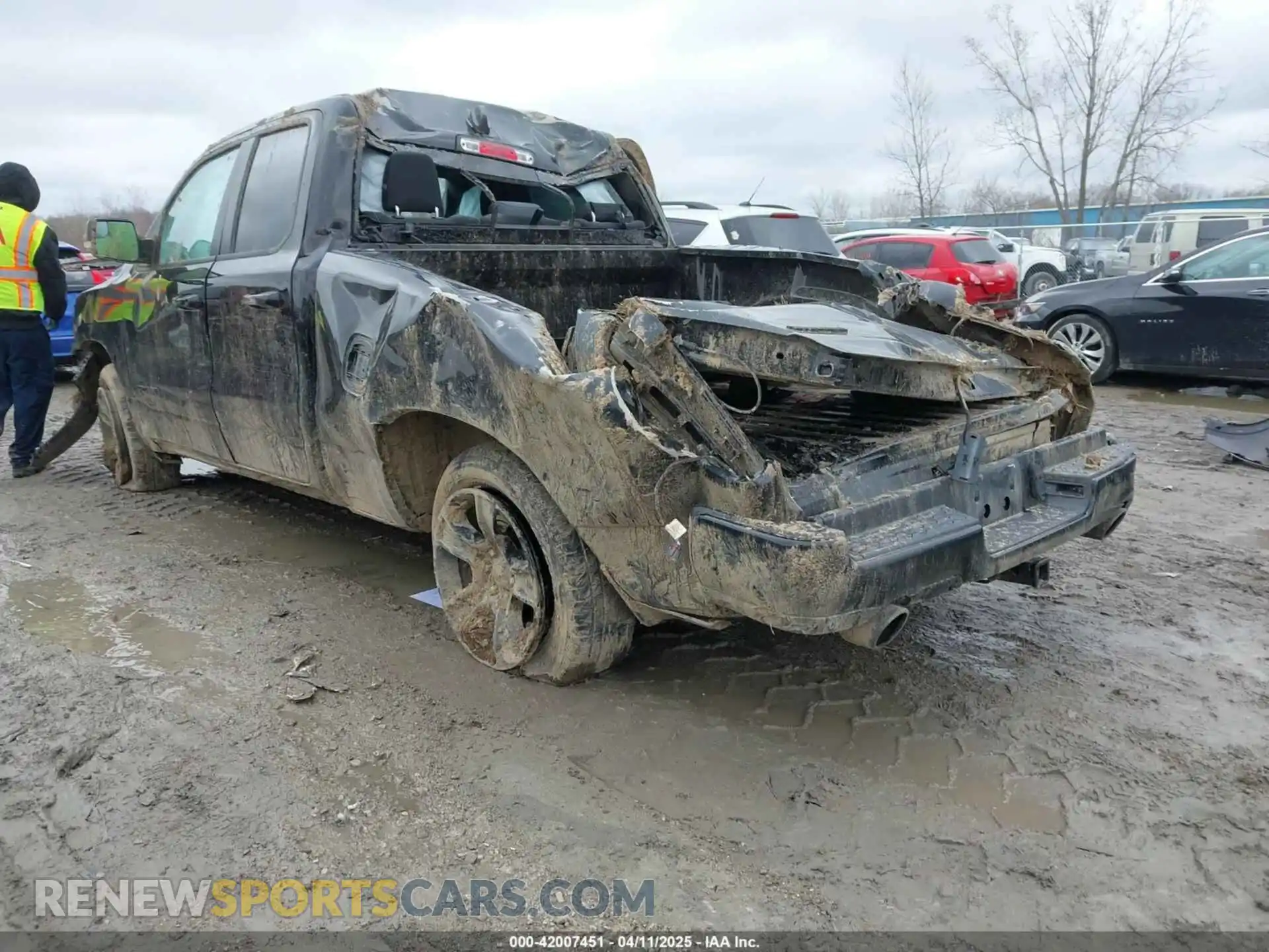 3 Photograph of a damaged car 1C6SRFBT5NN138689 RAM 1500 2022