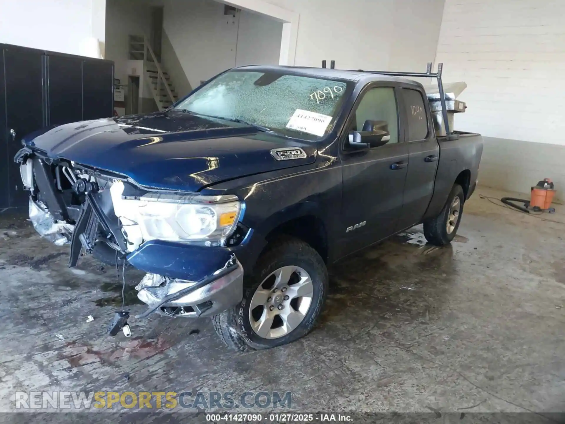 2 Photograph of a damaged car 1C6SRFBTXNN134167 RAM 1500 2022