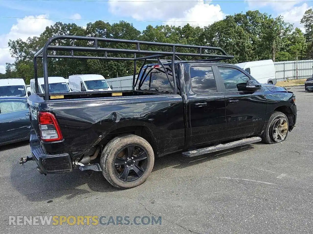 3 Photograph of a damaged car 1C6SRFBTXNN163586 RAM 1500 2022