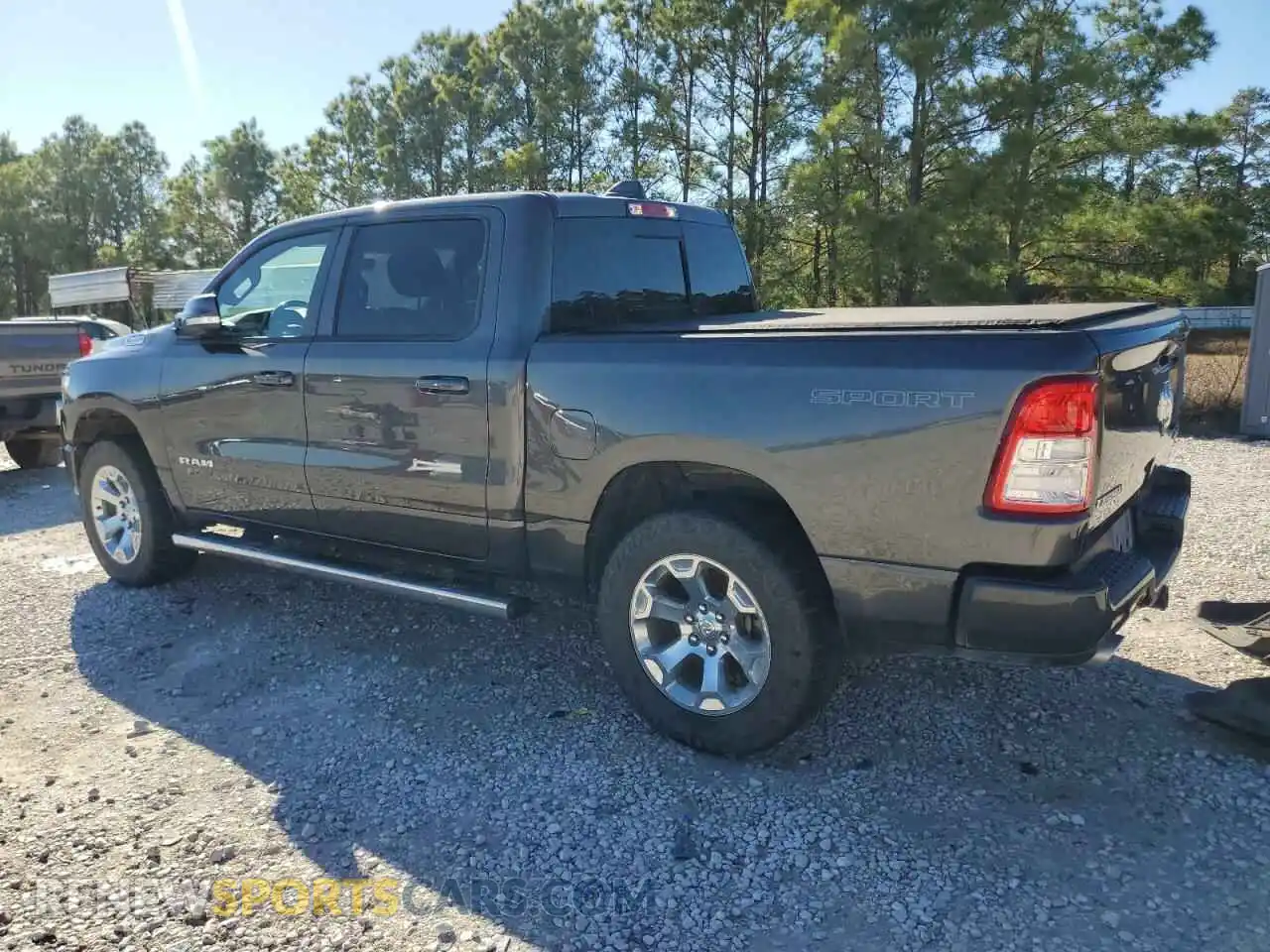 2 fotografías del automóvil dañado 1C6SRFFM6NN360998 RAM 1500 2022