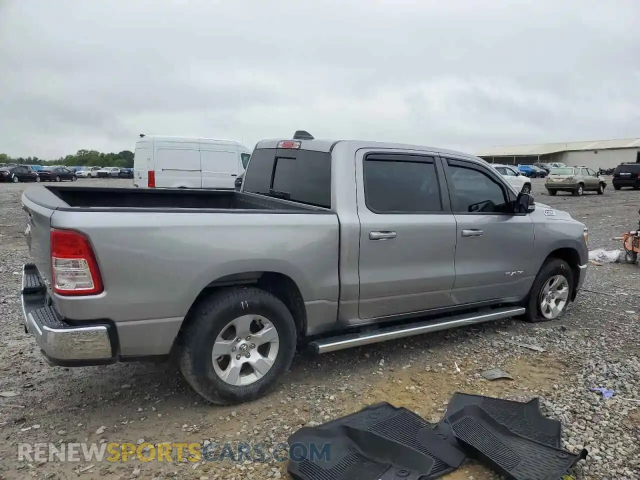 3 Photograph of a damaged car 1C6SRFFT1NN132897 RAM 1500 2022