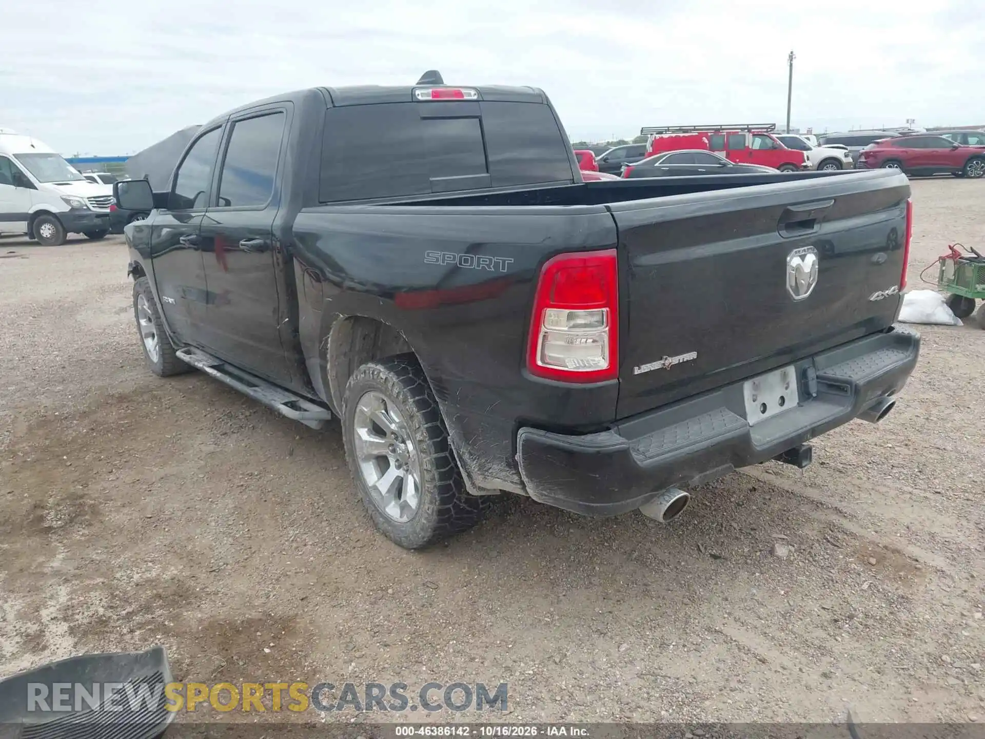 3 Photograph of a damaged car 1C6SRFFT1NN413162 RAM 1500 2022