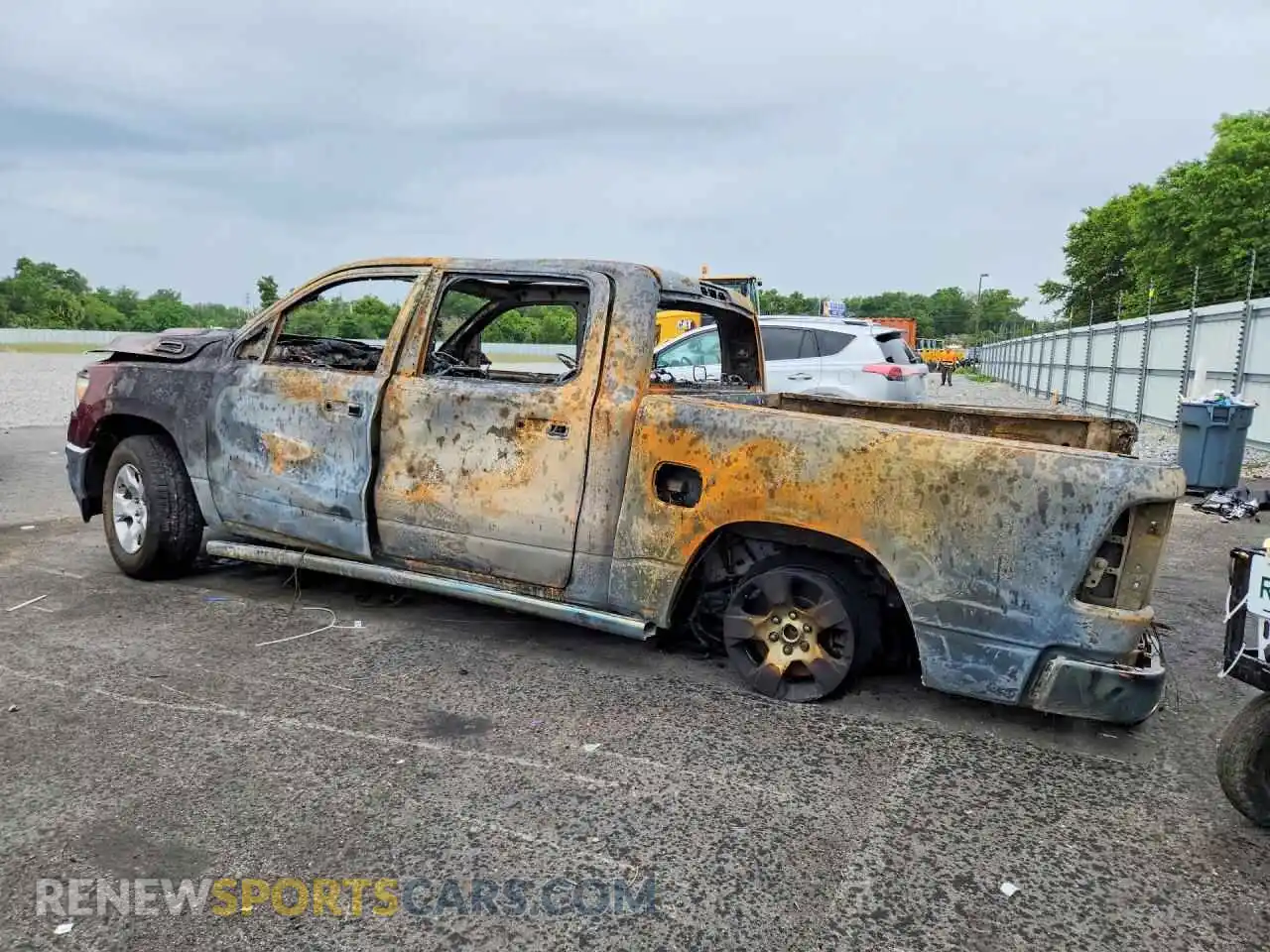 2 Photograph of a damaged car 1C6SRFFT3NN307005 RAM 1500 2022