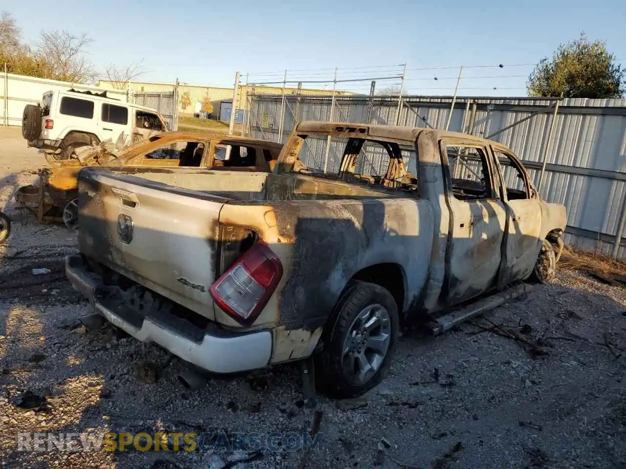 3 fotografías del automóvil dañado 1C6SRFFT3NN381296 RAM 1500 2022