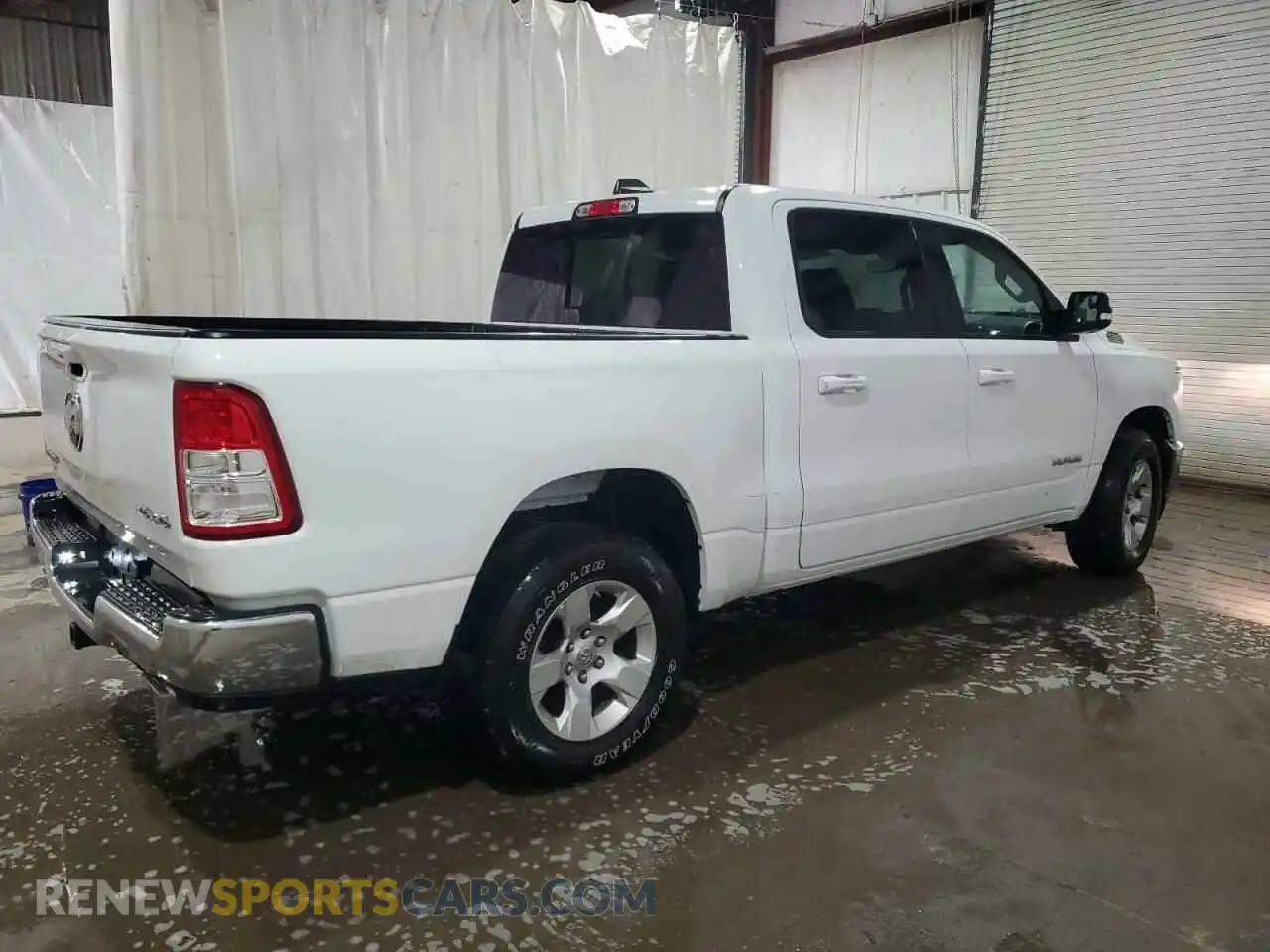 3 Photograph of a damaged car 1C6SRFFT4NN464946 RAM 1500 2022