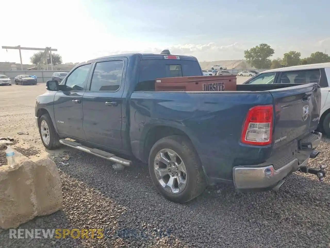 2 Photograph of a damaged car 1C6SRFFT5NN129095 RAM 1500 2022
