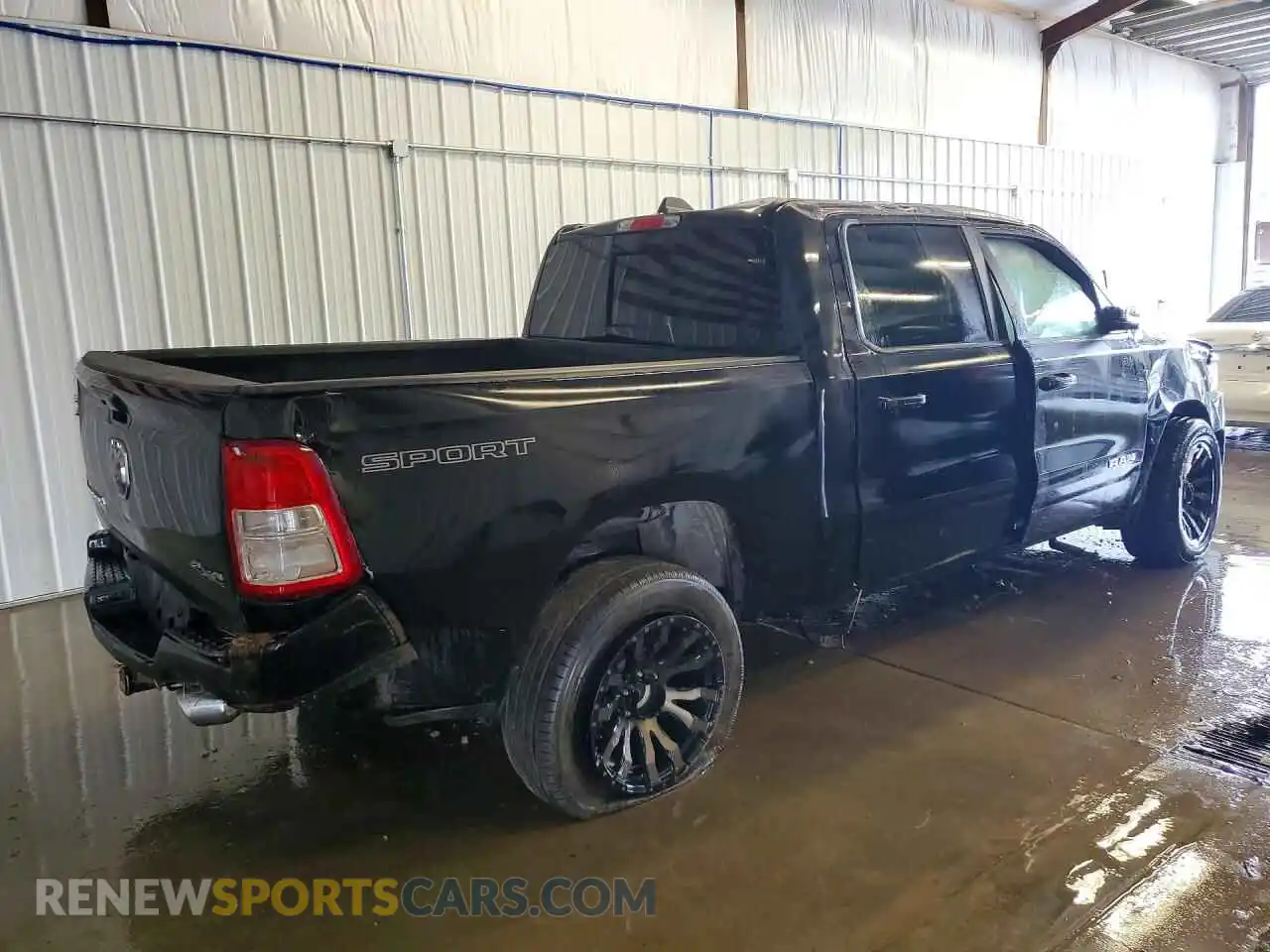 3 Photograph of a damaged car 1C6SRFFT5NN391361 RAM 1500 2022