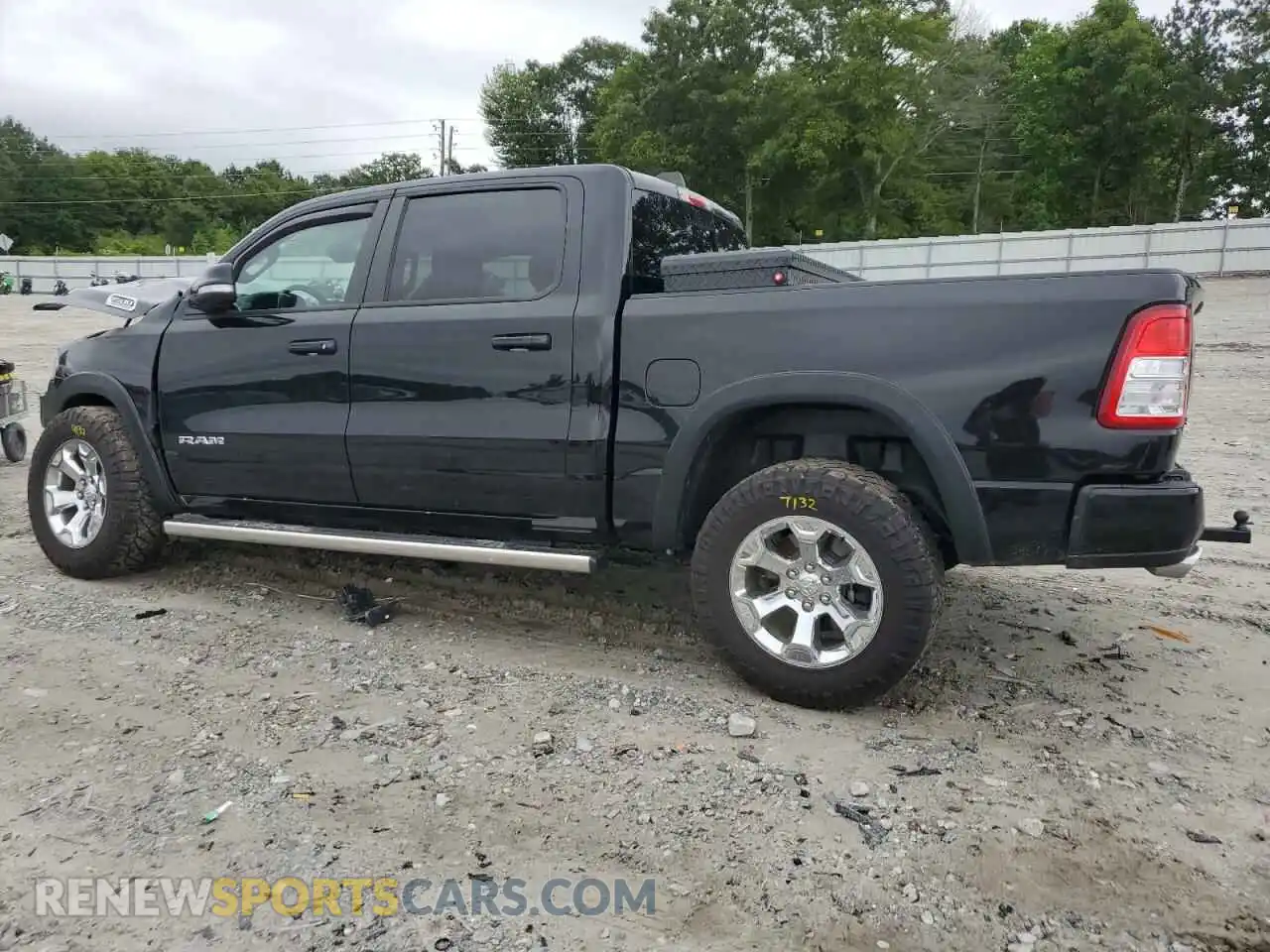 2 Photograph of a damaged car 1C6SRFFT5NN448240 RAM 1500 2022