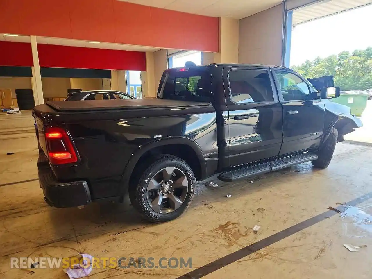 3 Photograph of a damaged car 1C6SRFFT6NN245180 RAM 1500 2022