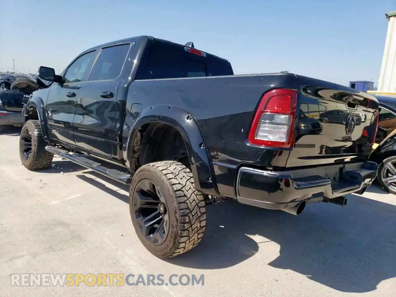 2 Photograph of a damaged car 1C6SRFFT7NN236617 RAM 1500 2022