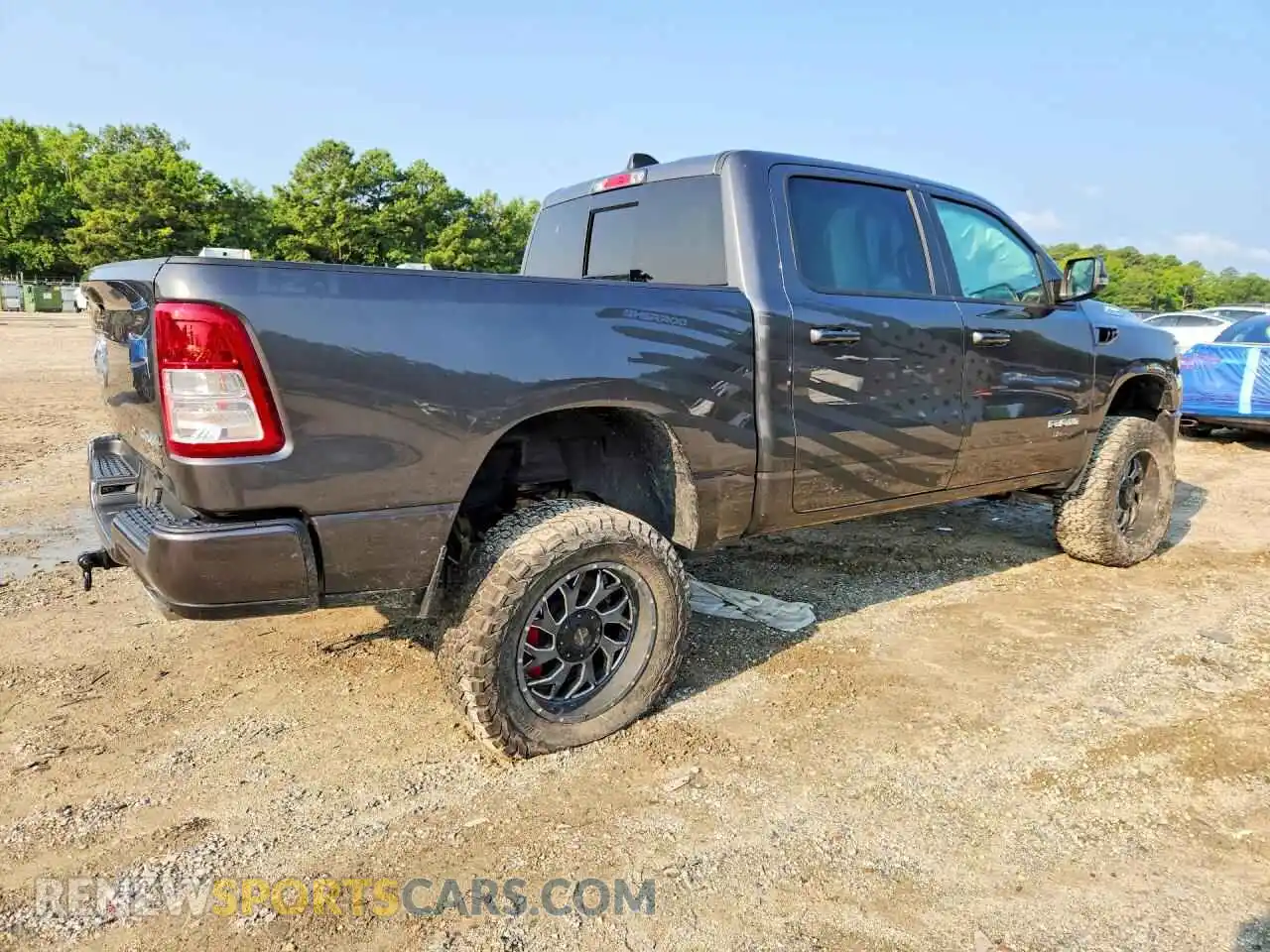 3 Photograph of a damaged car 1C6SRFFT7NN419595 RAM 1500 2022