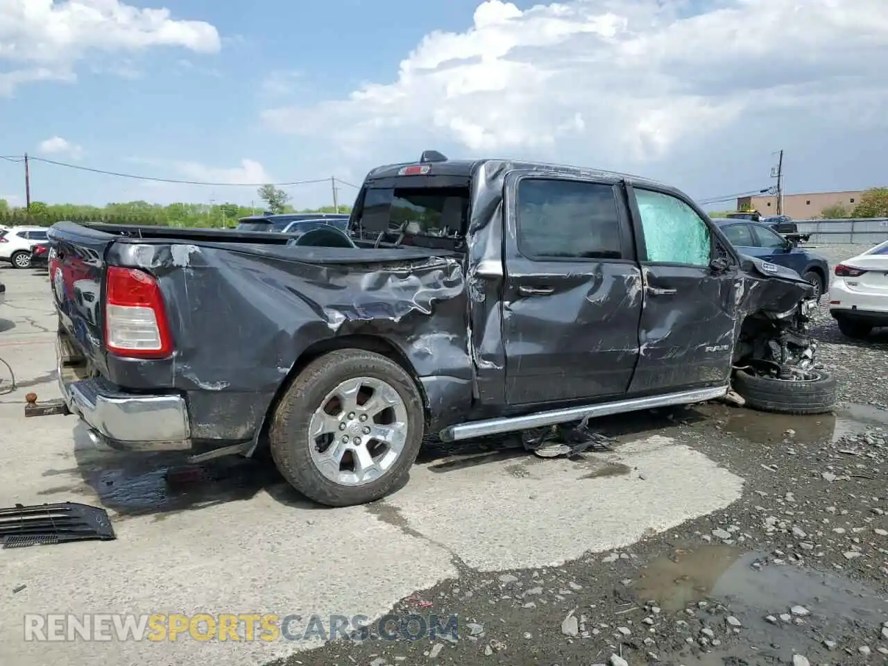 3 Photograph of a damaged car 1C6SRFFT8NN379253 RAM 1500 2022