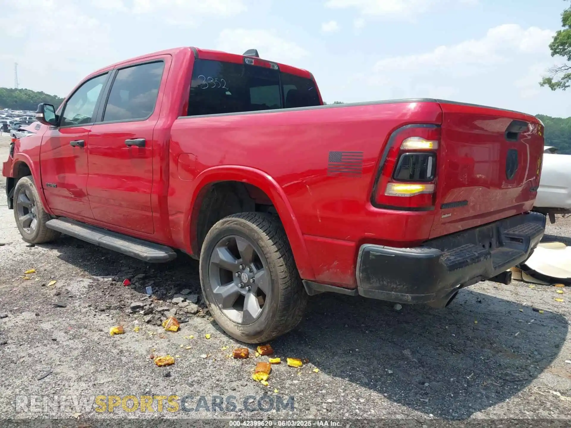3 fotografías del automóvil dañado 1C6SRFFTXNN243352 RAM 1500 2022