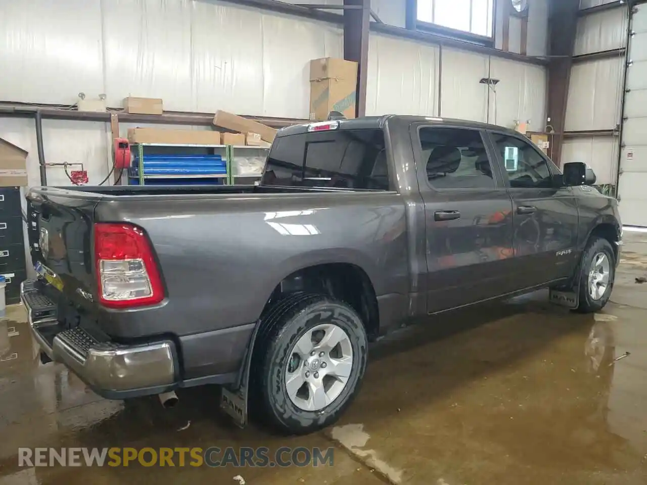 3 Photograph of a damaged car 1C6SRFGT3NN465956 RAM 1500 2022
