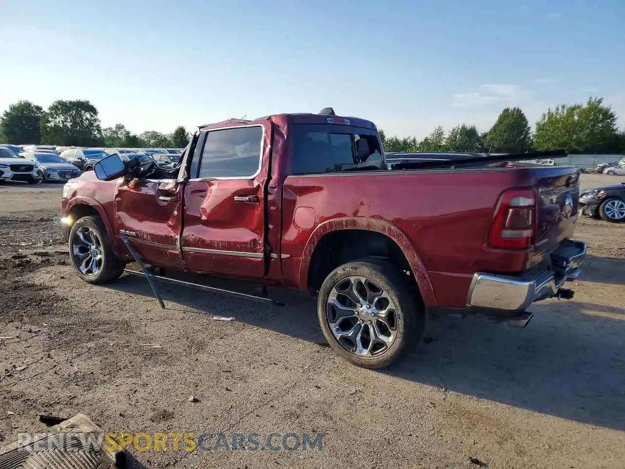 2 fotografías del automóvil dañado 1C6SRFHT1NN294817 RAM 1500 2022