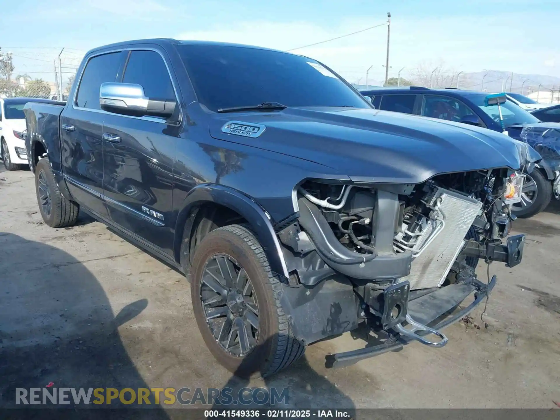 1 Photograph of a damaged car 1C6SRFHT2NN207555 RAM 1500 2022