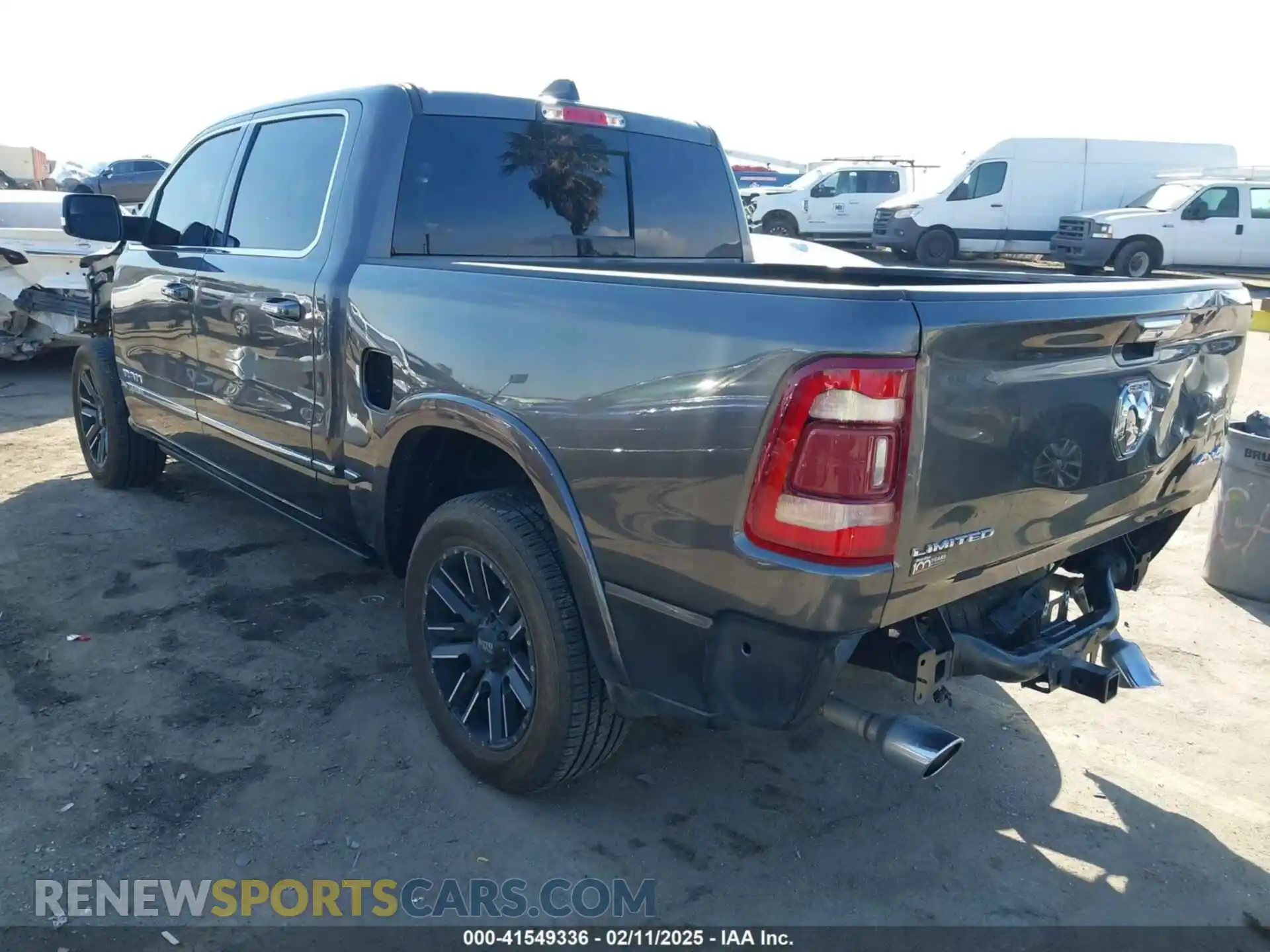 3 Photograph of a damaged car 1C6SRFHT2NN207555 RAM 1500 2022
