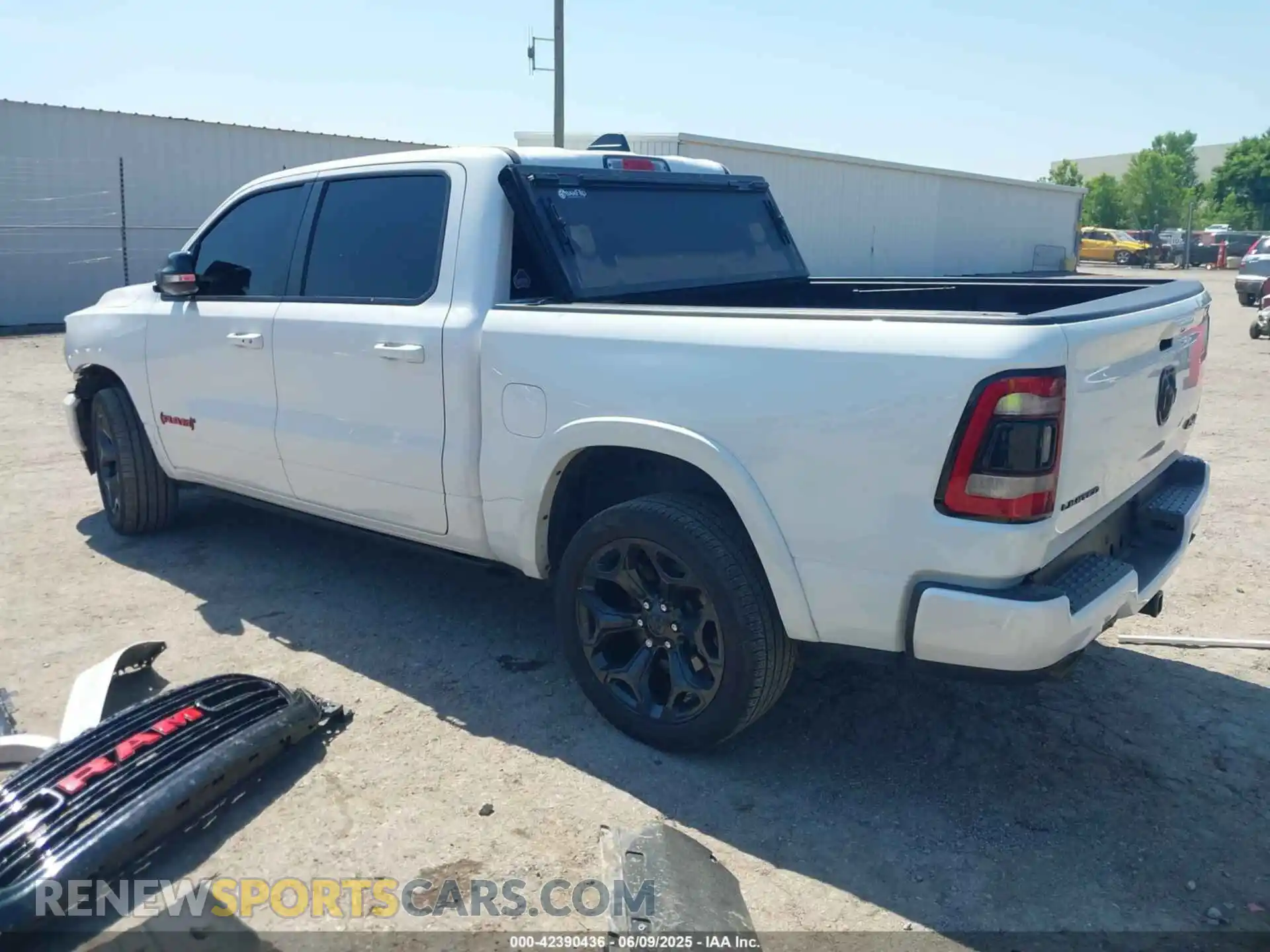 3 Photograph of a damaged car 1C6SRFHT6NN294814 RAM 1500 2022