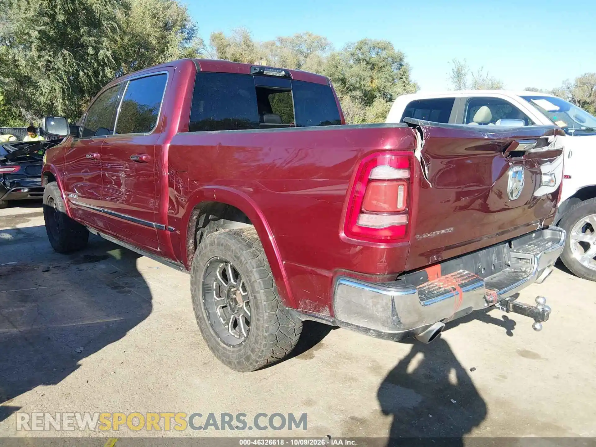3 Photograph of a damaged car 1C6SRFHT8NN333614 RAM 1500 2022