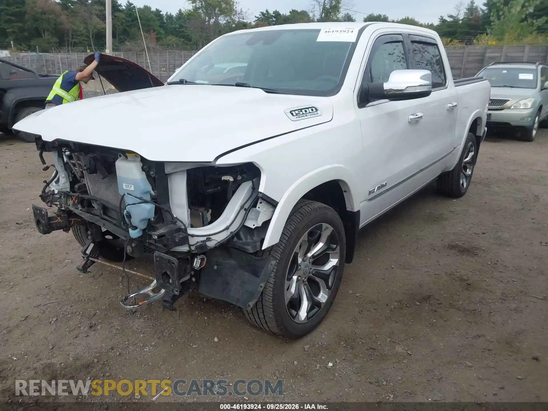 2 Photograph of a damaged car 1C6SRFHT9NN422396 RAM 1500 2022