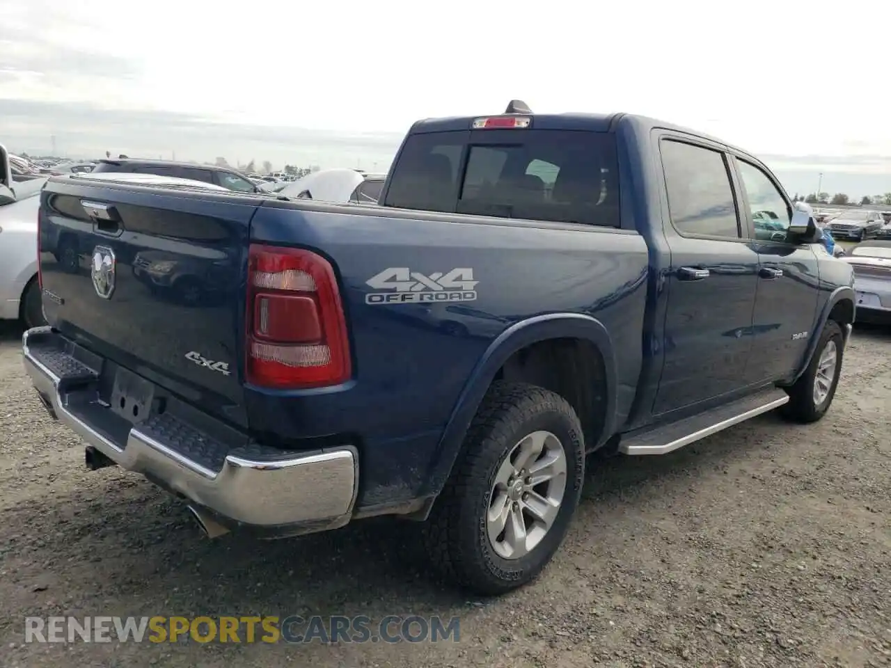 3 Photograph of a damaged car 1C6SRFJM6NN131129 RAM 1500 2022