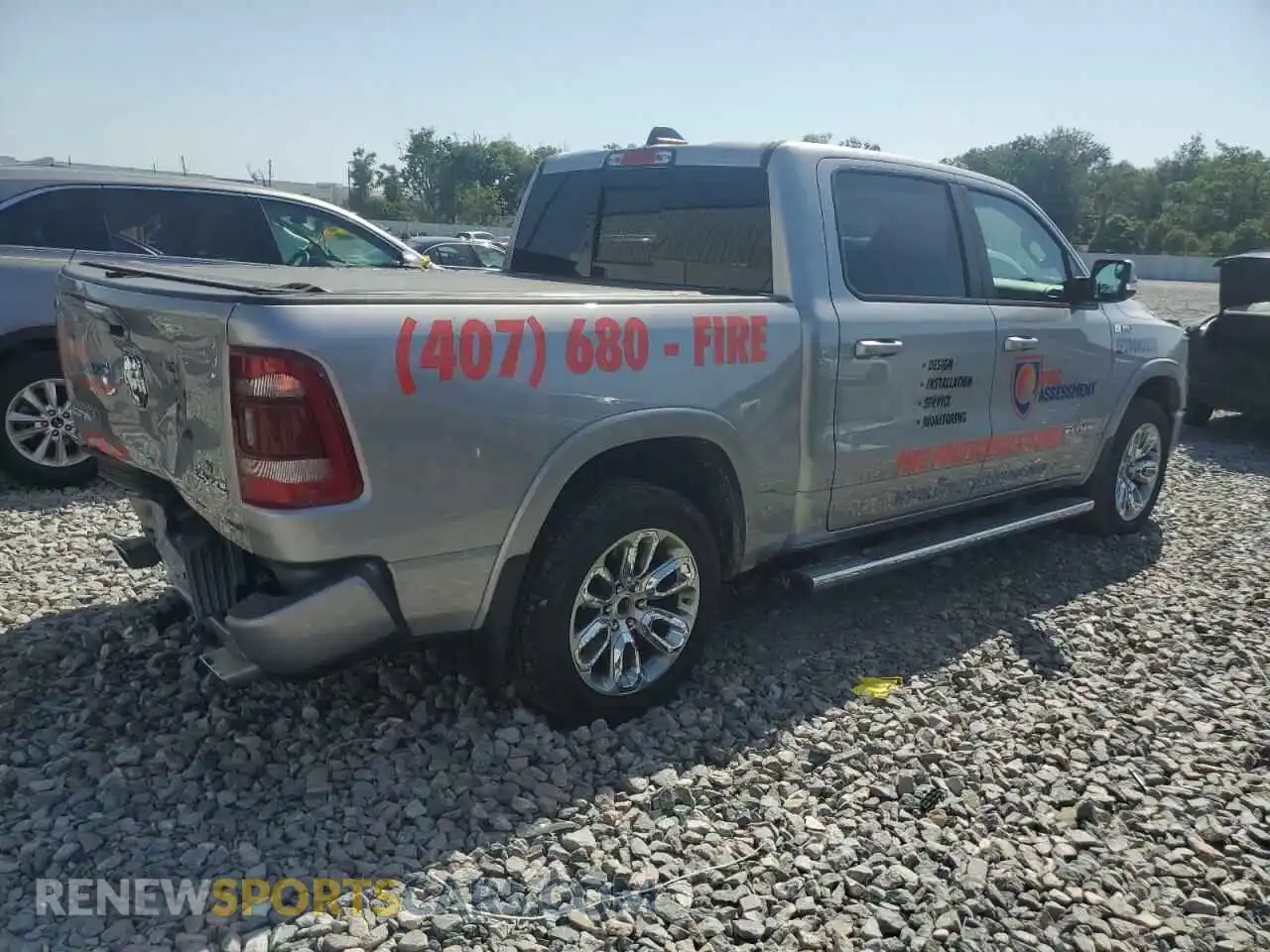 3 Photograph of a damaged car 1C6SRFJT0NN225045 RAM 1500 2022