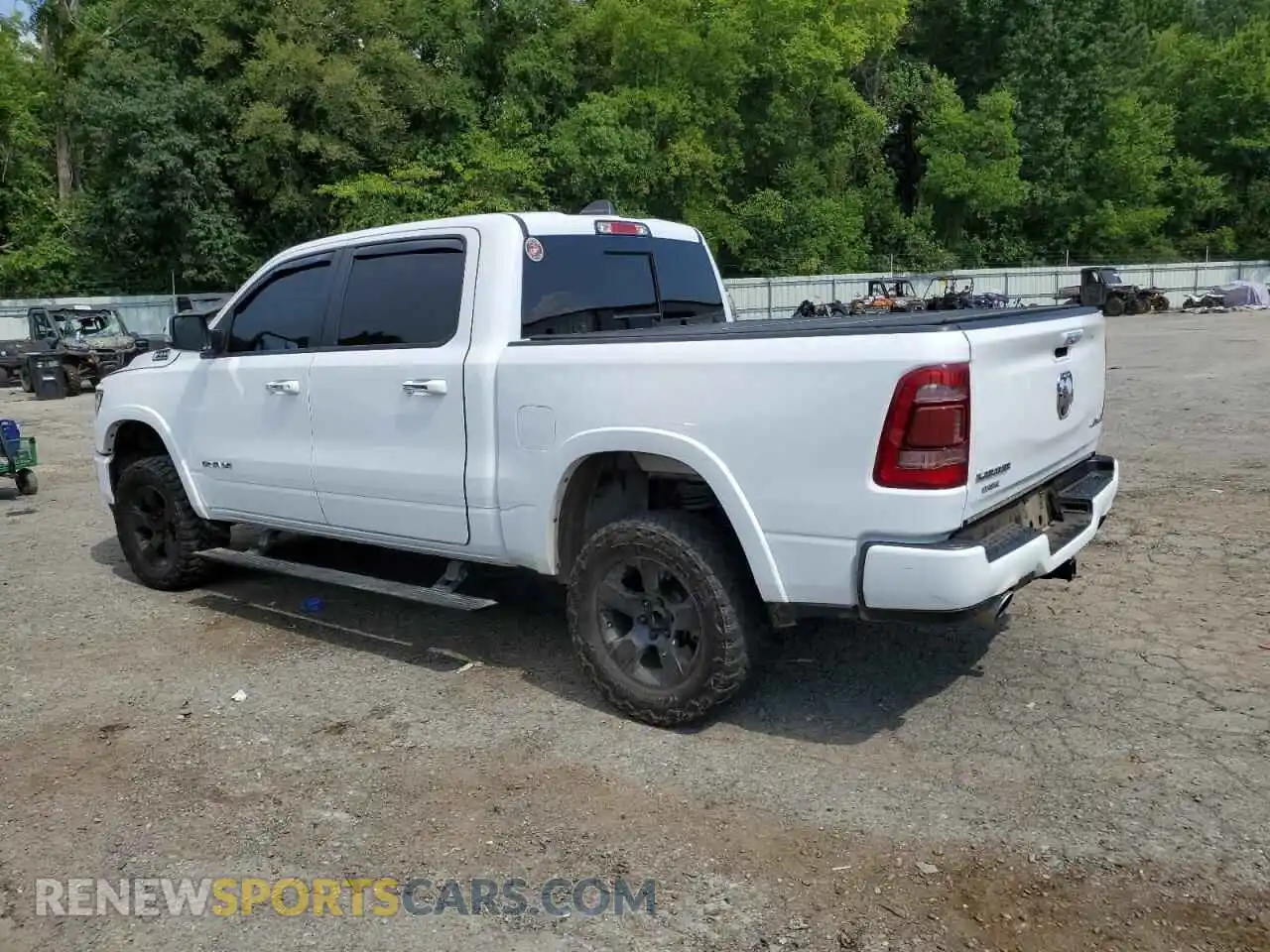 2 Photograph of a damaged car 1C6SRFJT1NN109370 RAM 1500 2022