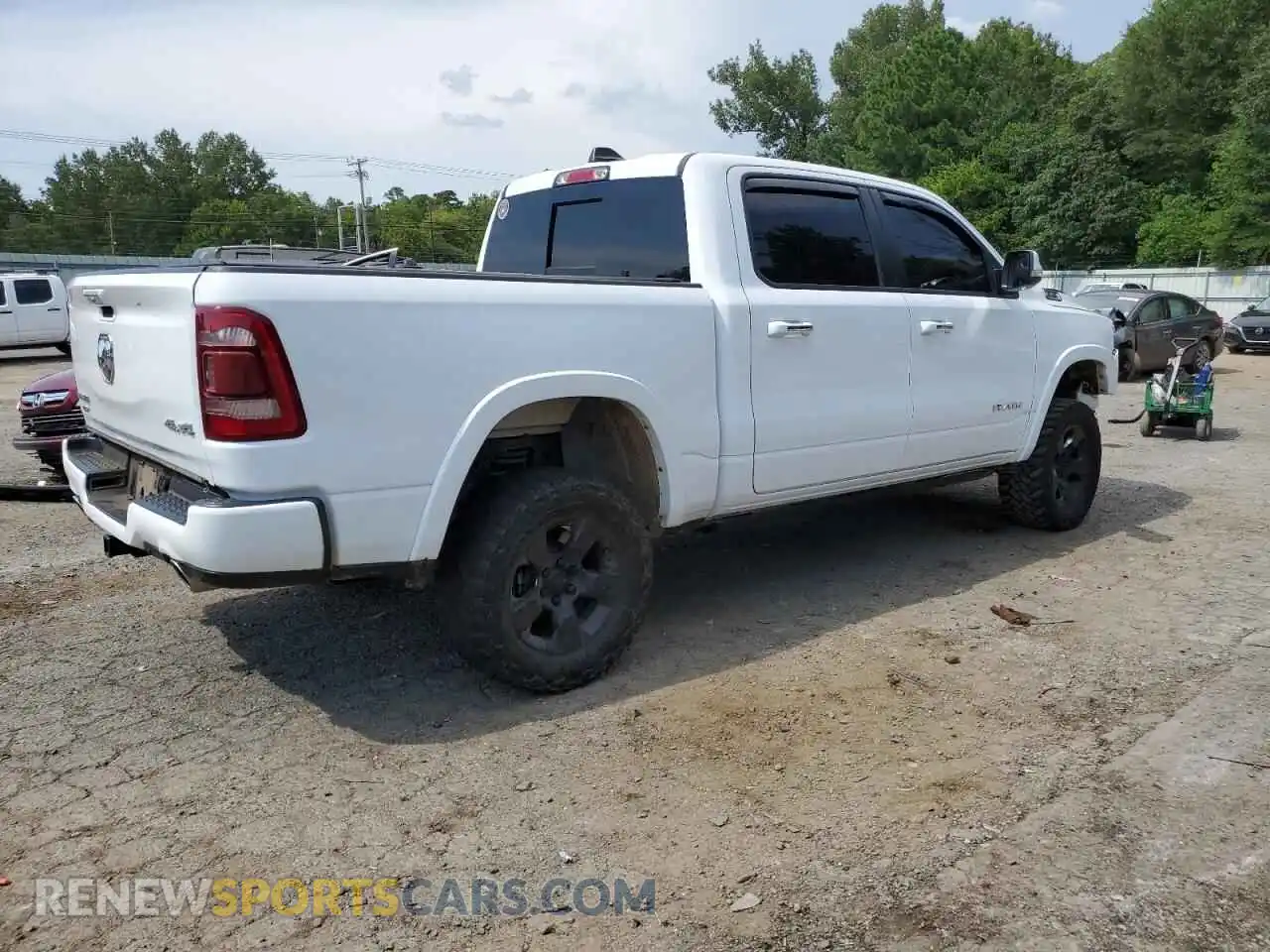 3 Photograph of a damaged car 1C6SRFJT1NN109370 RAM 1500 2022