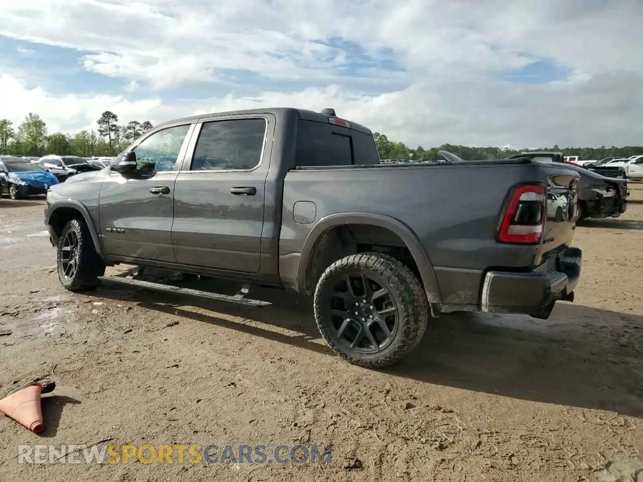 2 Photograph of a damaged car 1C6SRFJT2NN120152 RAM 1500 2022