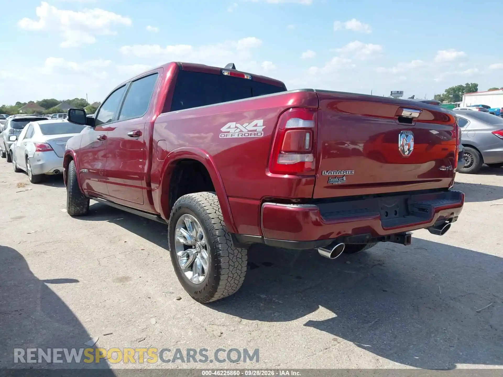 3 Photograph of a damaged car 1C6SRFJT3NN101075 RAM 1500 2022