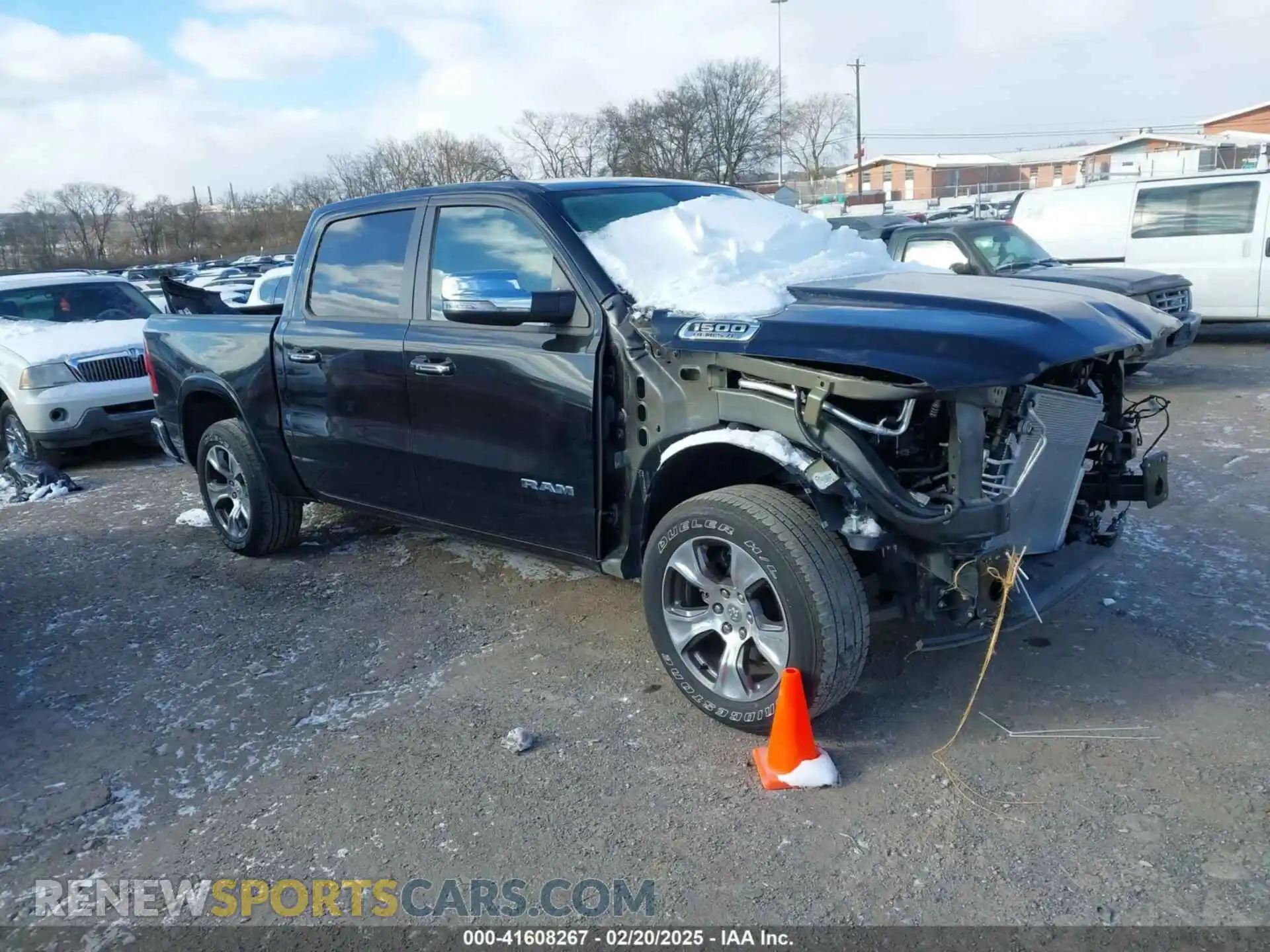 1 Photograph of a damaged car 1C6SRFJT5NN214848 RAM 1500 2022