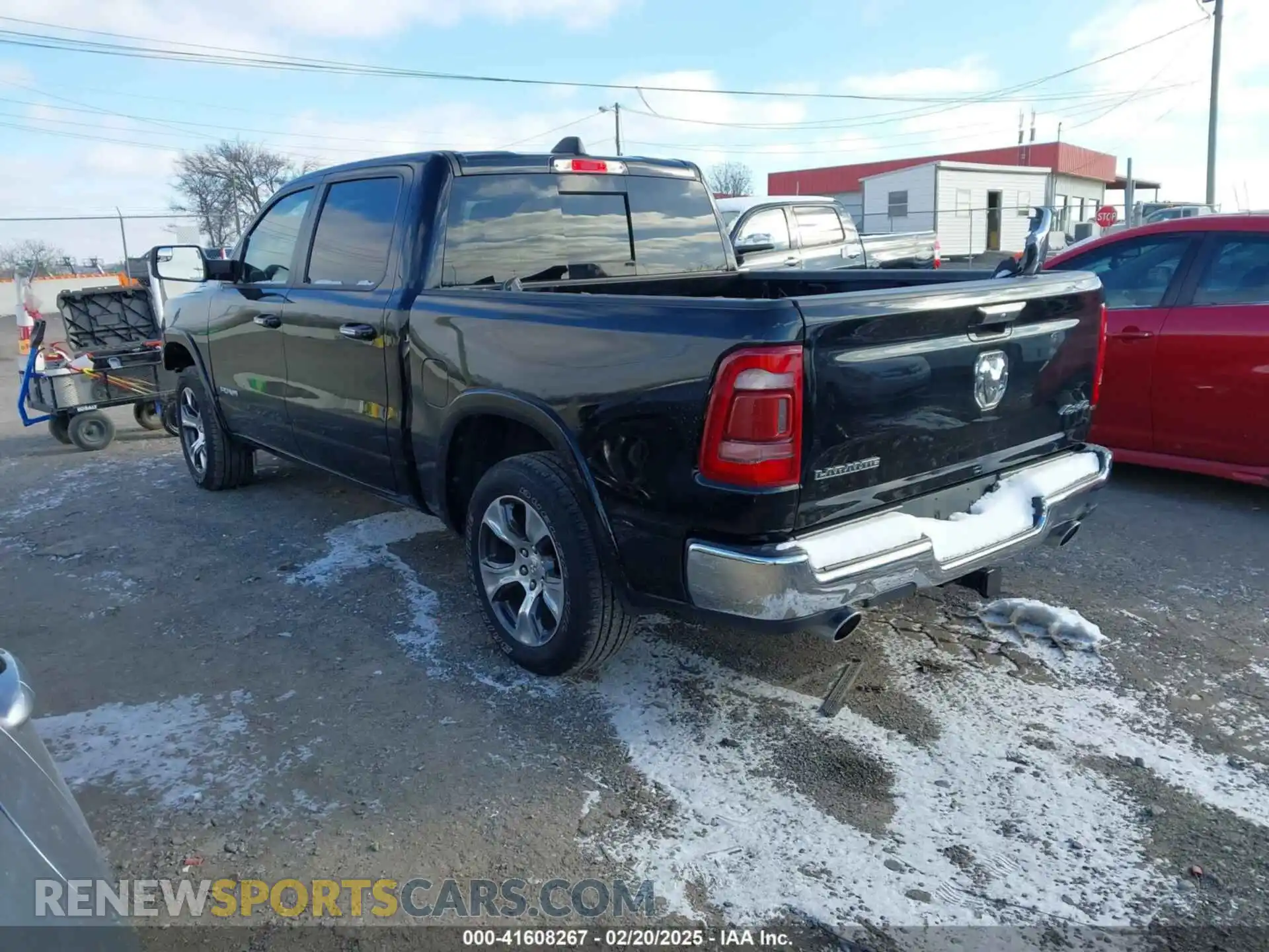 3 Photograph of a damaged car 1C6SRFJT5NN214848 RAM 1500 2022