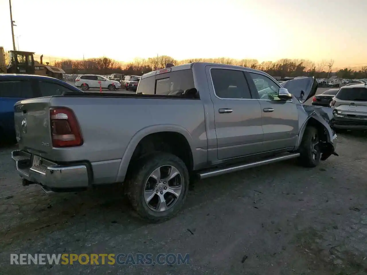 3 Photograph of a damaged car 1C6SRFJT6NN115648 RAM 1500 2022