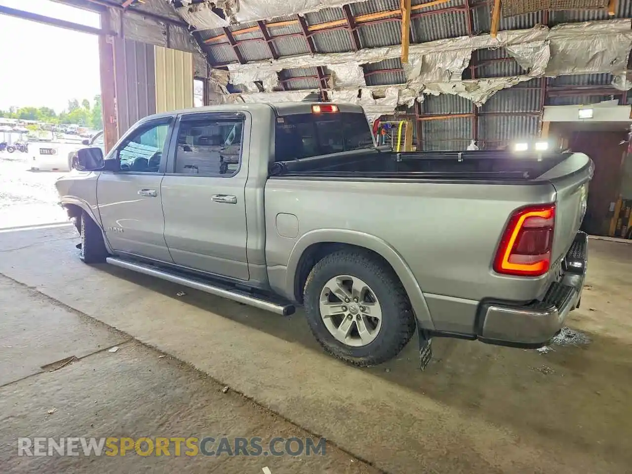 2 fotografías del automóvil dañado 1C6SRFJT6NN163344 RAM 1500 2022