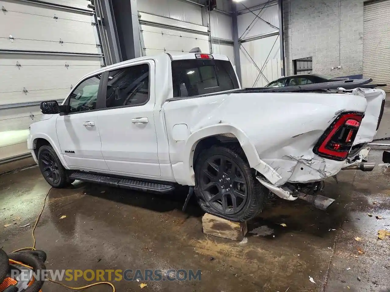 2 Photograph of a damaged car 1C6SRFJT7NN174594 RAM 1500 2022