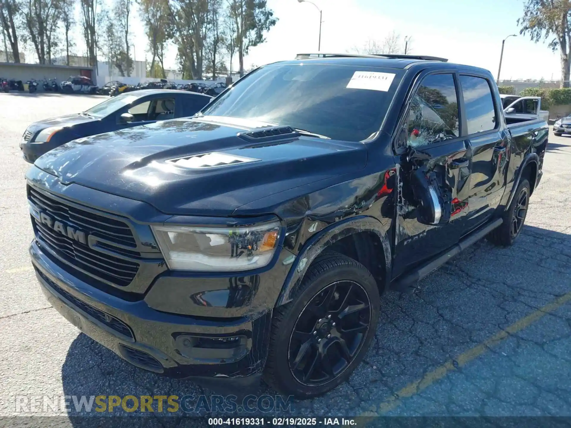 2 Photograph of a damaged car 1C6SRFJTXNN102742 RAM 1500 2022