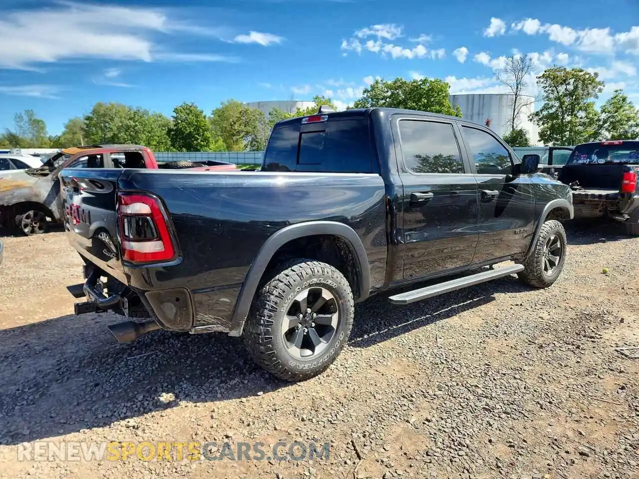 3 fotografías del automóvil dañado 1C6SRFLT0NN352665 RAM 1500 2022
