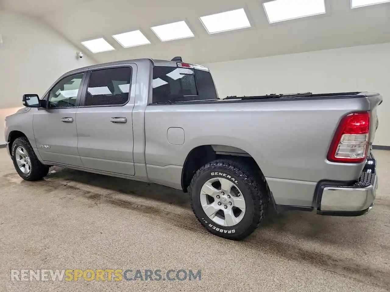 2 Photograph of a damaged car 1C6SRFMT1NN305398 RAM 1500 2022
