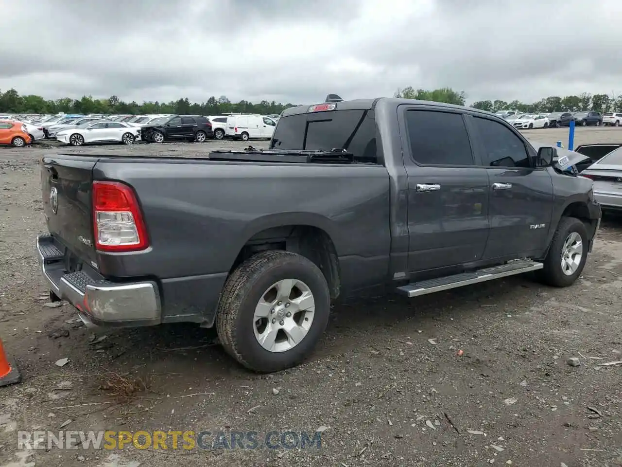 3 Photograph of a damaged car 1C6SRFMT8NN380017 RAM 1500 2022