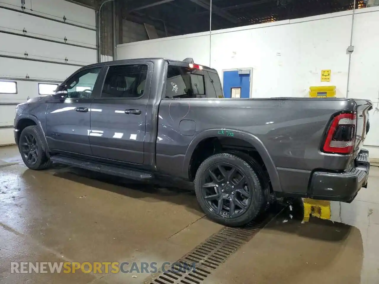 2 Photograph of a damaged car 1C6SRFRT3NN319182 RAM 1500 2022